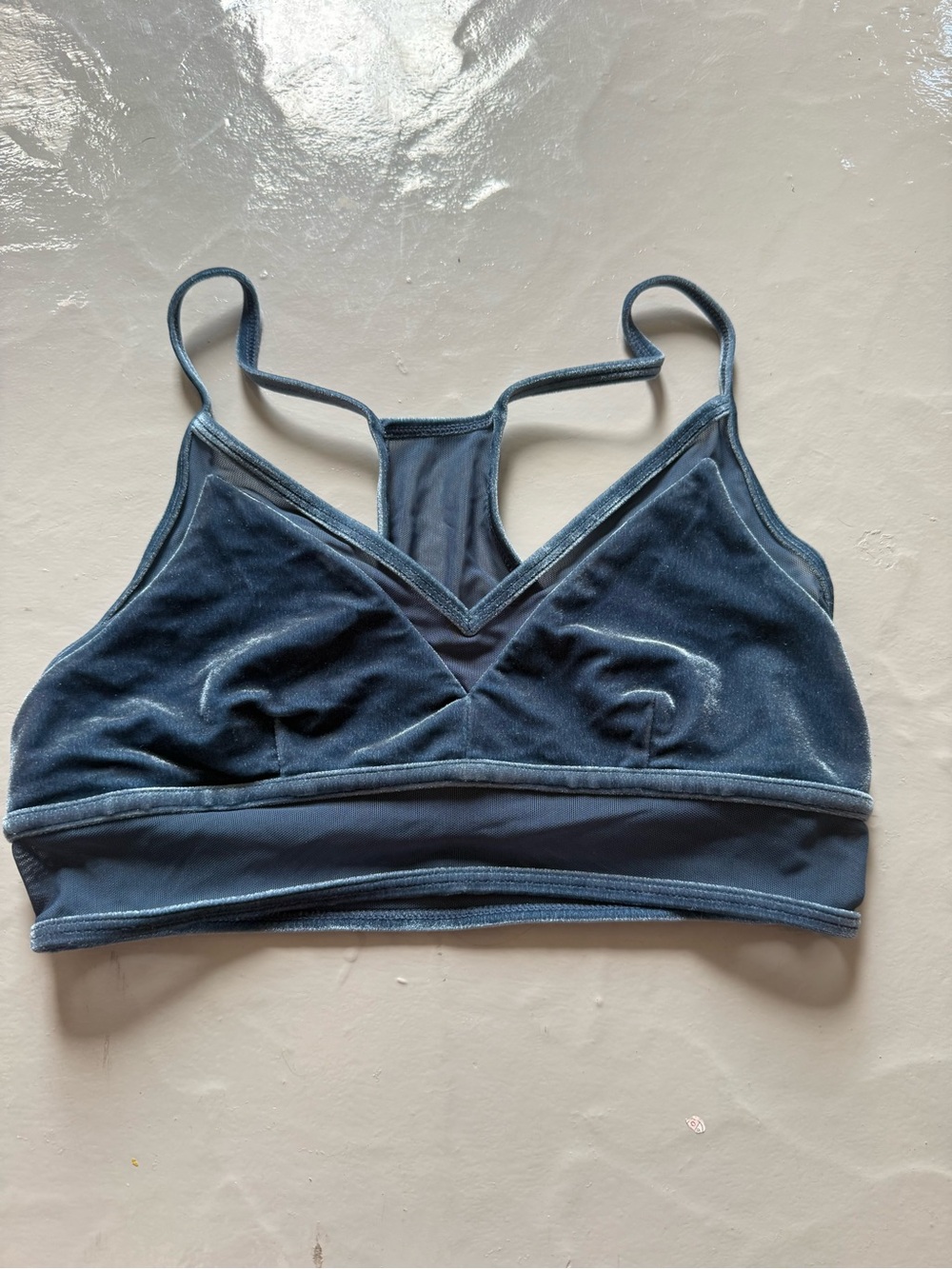ALO Yoga Luxe Bra in Eclipe Blue
